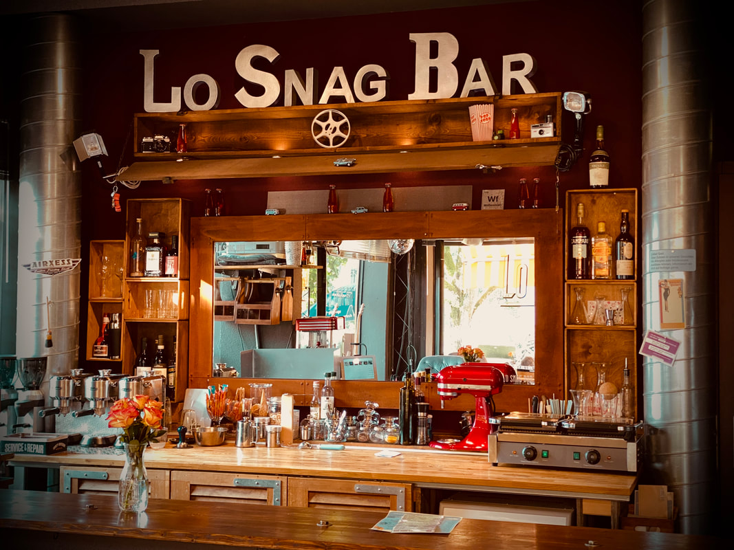 Theke Lo Snag Bar 